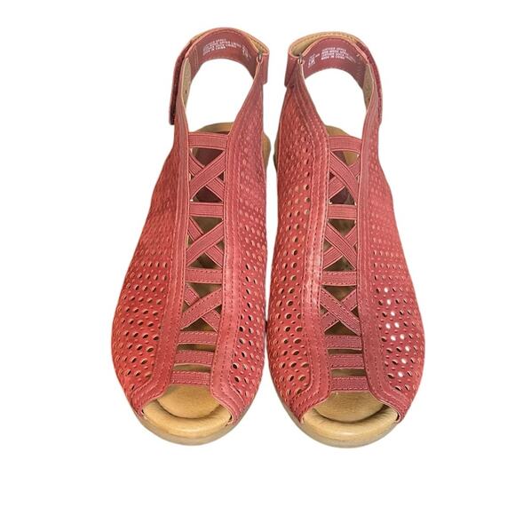 EARTH Regal Red Calla Leather Wedge Peep Toe Women’s Size 9.5 - Picture 2 of 8